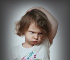 Mon enfant de 18 mois fait mal aux autres enfants…