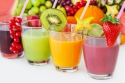 Le jus de fruits, même lorsqu’il est pur à 100 %, est moins intéressant qu’un fruit frais.