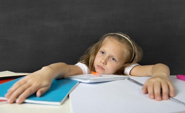 Comment aider son enfant à composer avec le stress de la fin de l'année scolaire