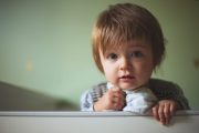 Du jour au lendemain, ma fille d’un an ne s’endort plus seule!