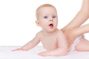 Développer le lien d’attachement parent/nourrisson par le massage