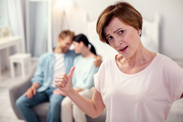 La cohabitation avec nos enfants et leurs conjoints respectifs.