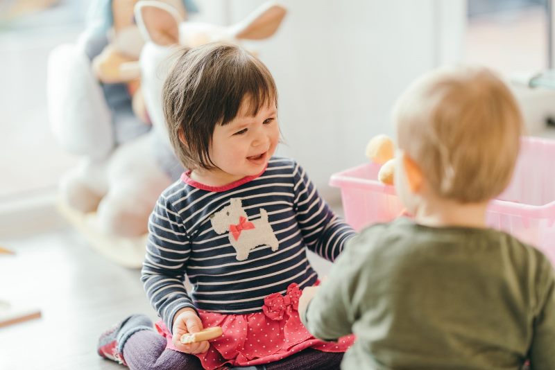 Jeux à l'hôpital pour les enfants d'âge préscolaire de 3 à 5 ans